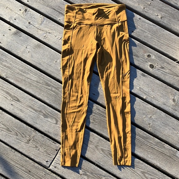 Lululemon Fast and Free leggings - Picture 4 of 10